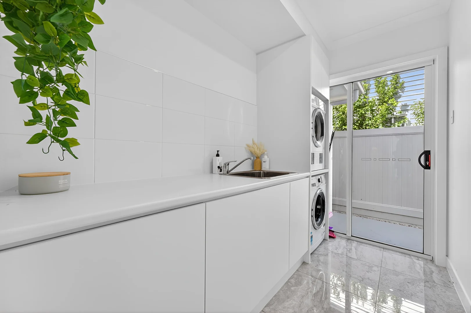 Additional image 30 of 16 Montserrat Court, Clear Island Waters QLD 4226