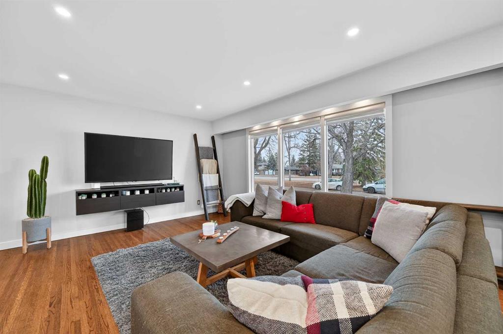 Additional image 3 of 8027 Elbow Drive SW, Calgary, AB, T2V 1K5