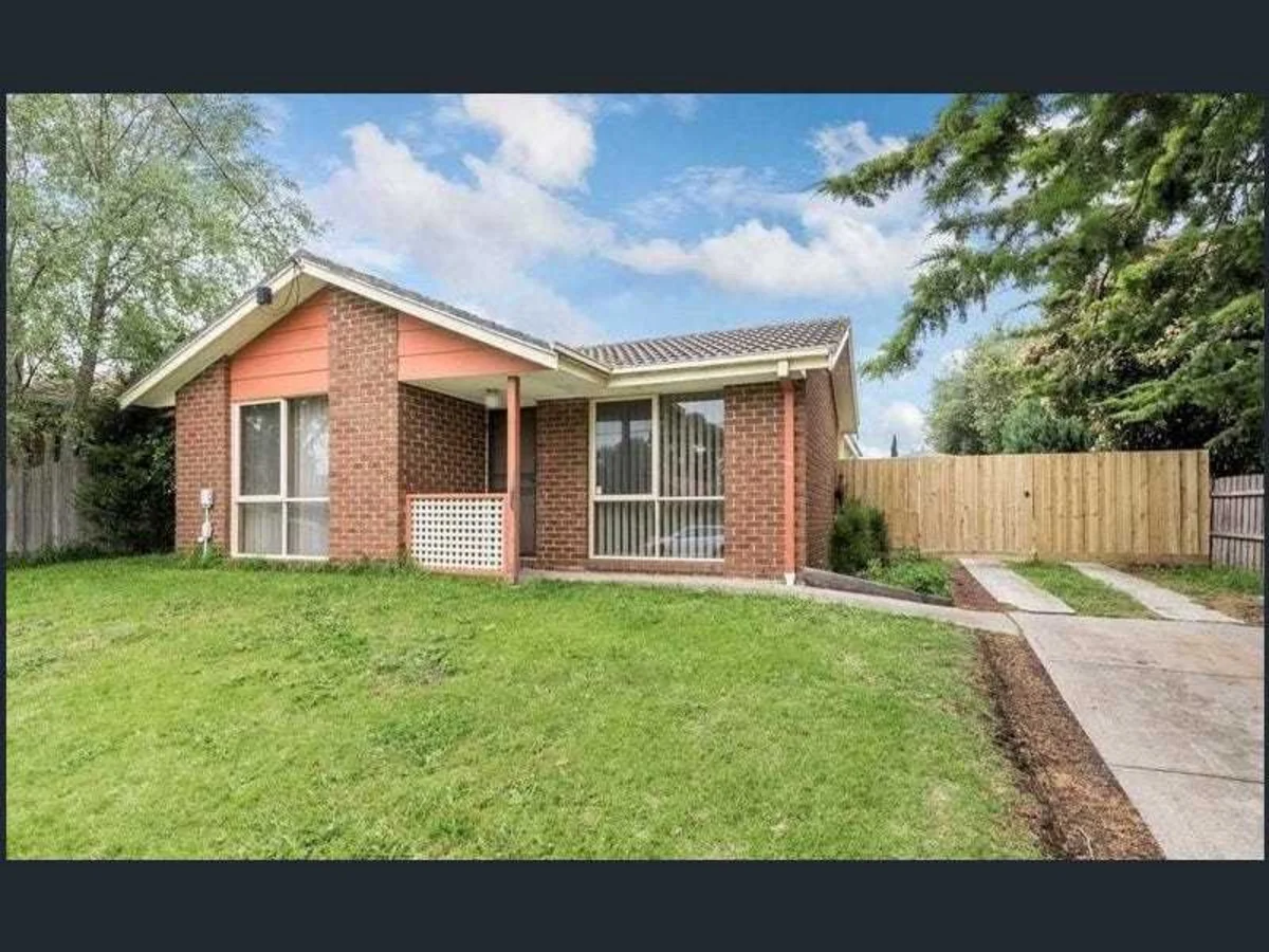 6 Bates Street, Cranbourne West VIC 3977