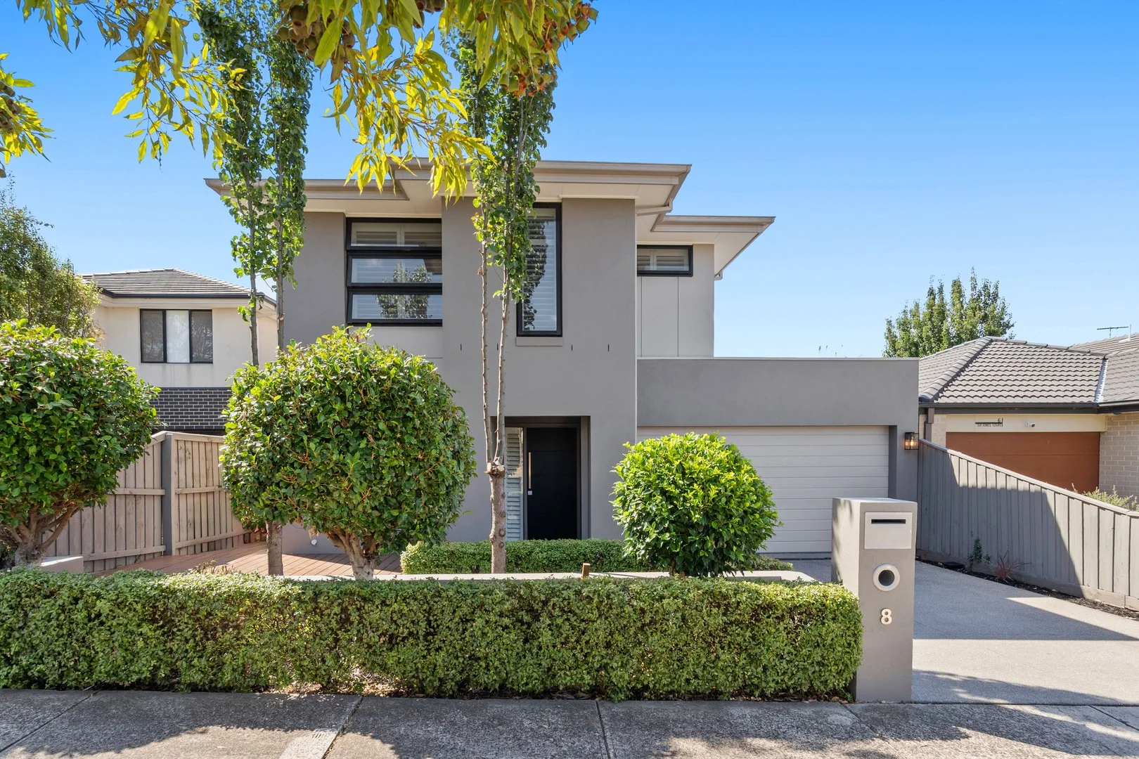 8 Jones Court, Strathmore VIC 3041
