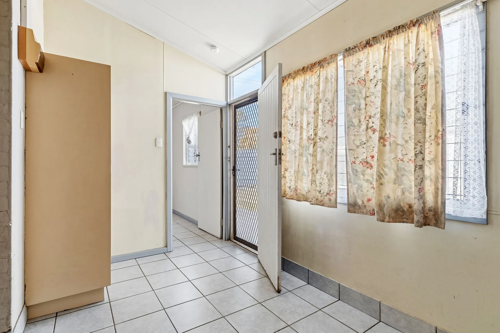Additional image 12 of 75 Ridley Gr, Woodville Gardens SA 5012