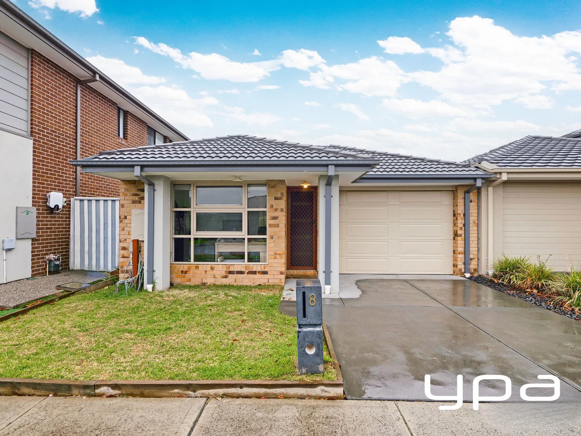 8 Romulus Crescent, Cranbourne West VIC 3977