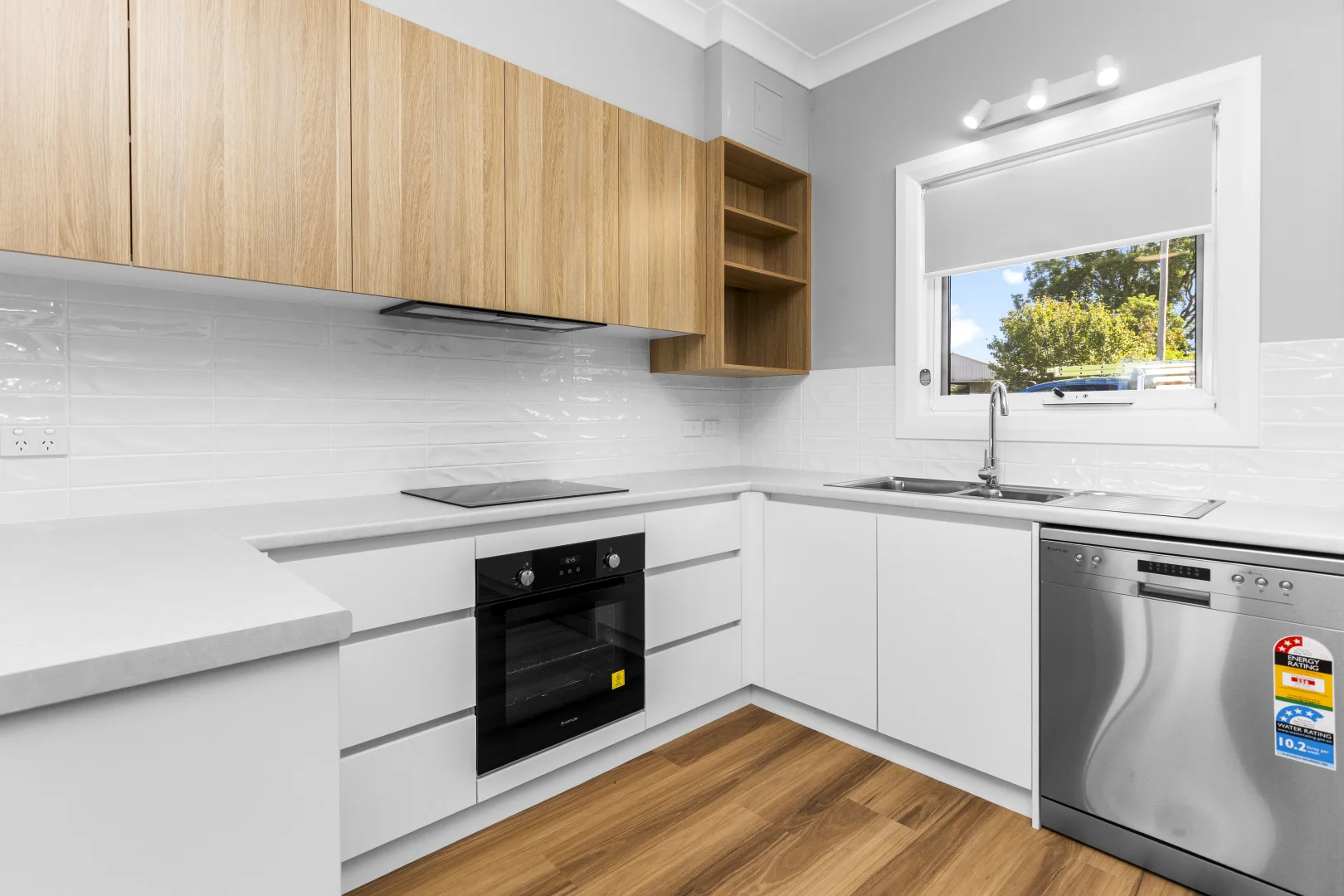 1/52 Main Street, Junee NSW 2663 photo 2