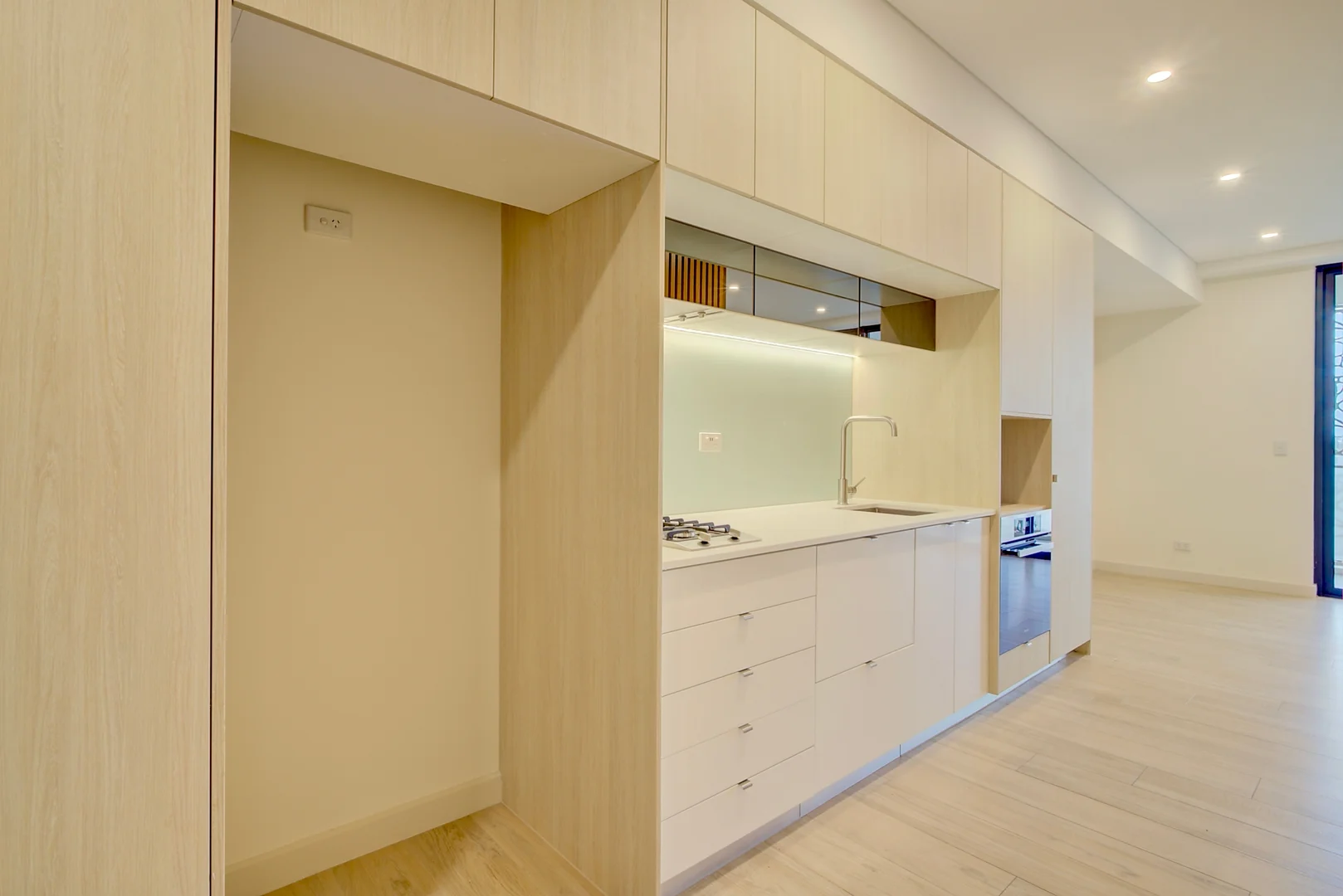 504/1 Markham Place, Ashfield NSW 2131 photo 3