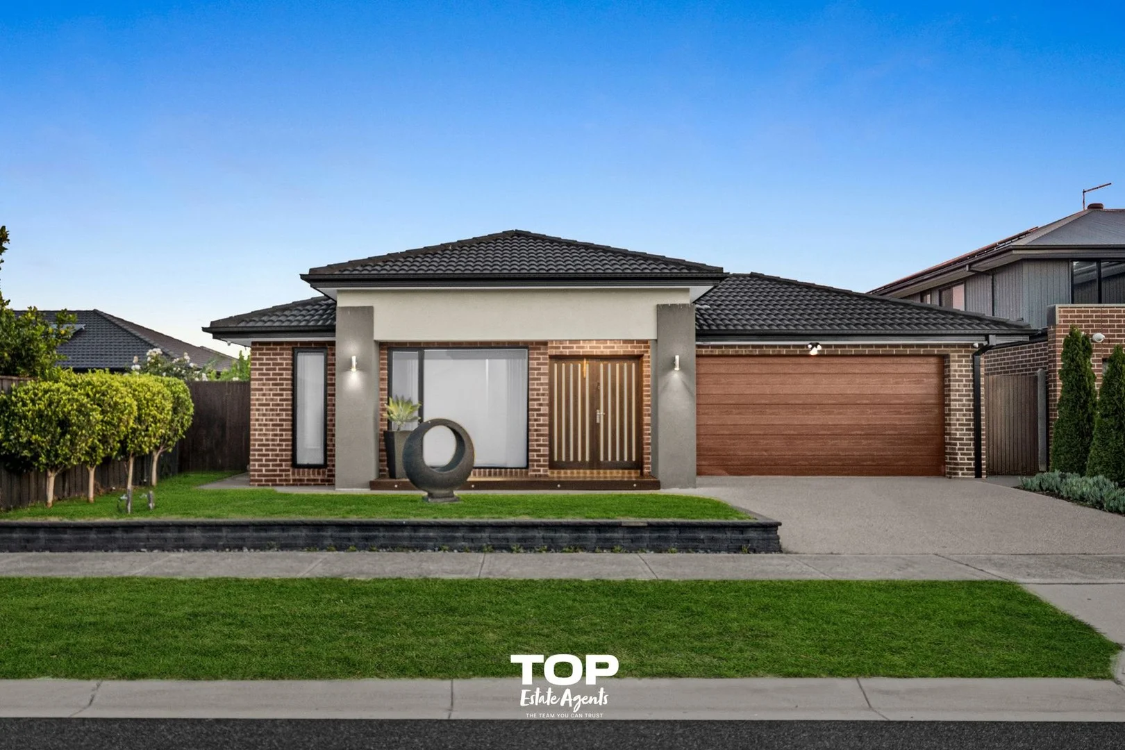 26 Langshan Road, Clyde North VIC 3978