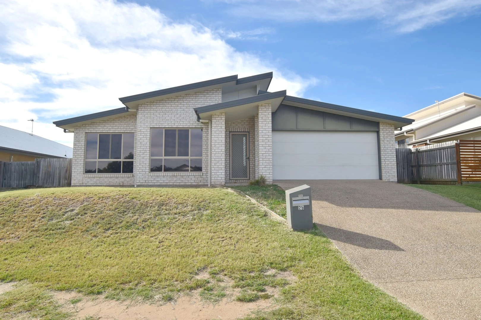 25 Bottlebrush Drive, Kirkwood QLD 4680