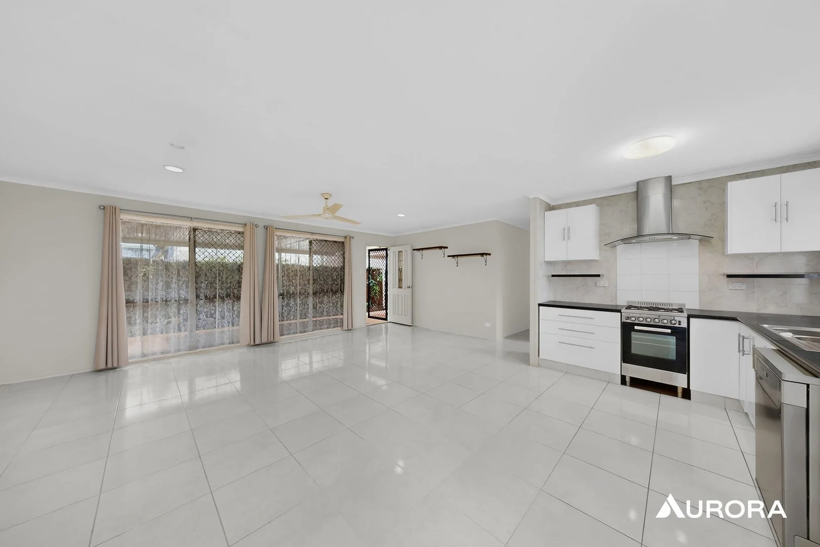 8 Strachan Road, Victoria Point QLD 4165