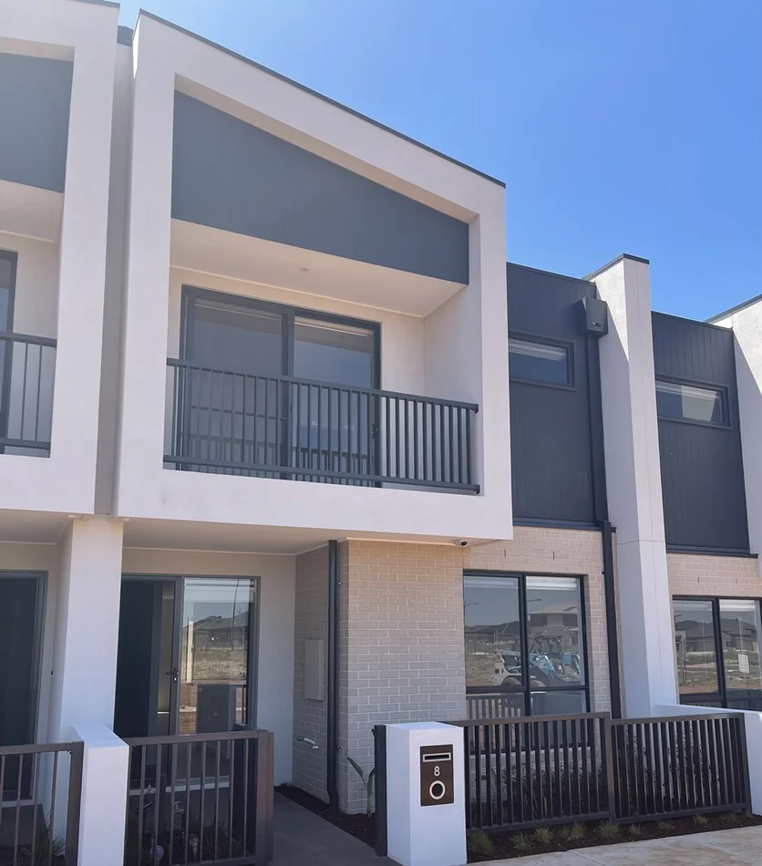 8 Shining Lane, Rockbank VIC 3335