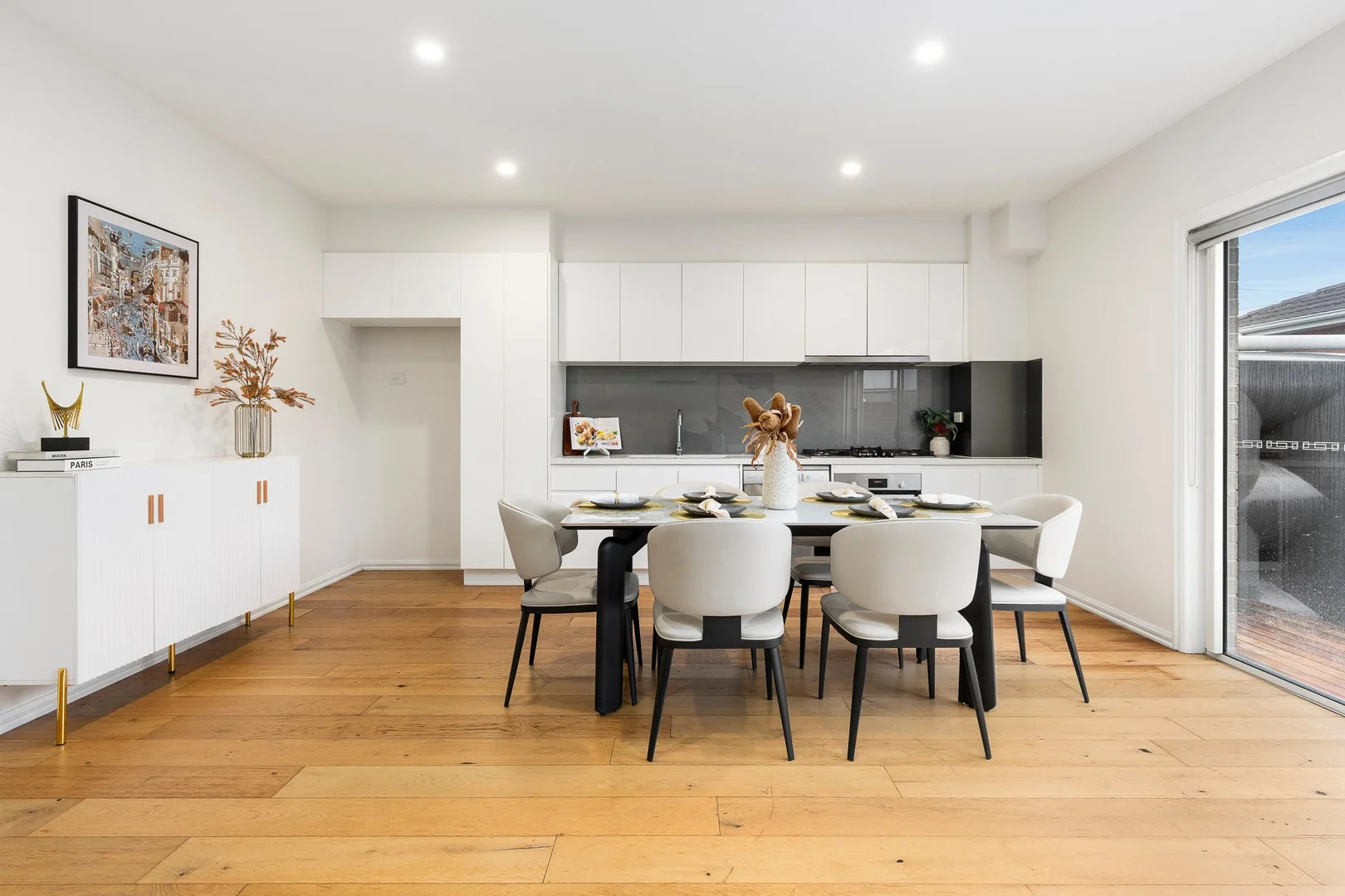 2/26 Oakes Avenue, Clayton South VIC 3169
