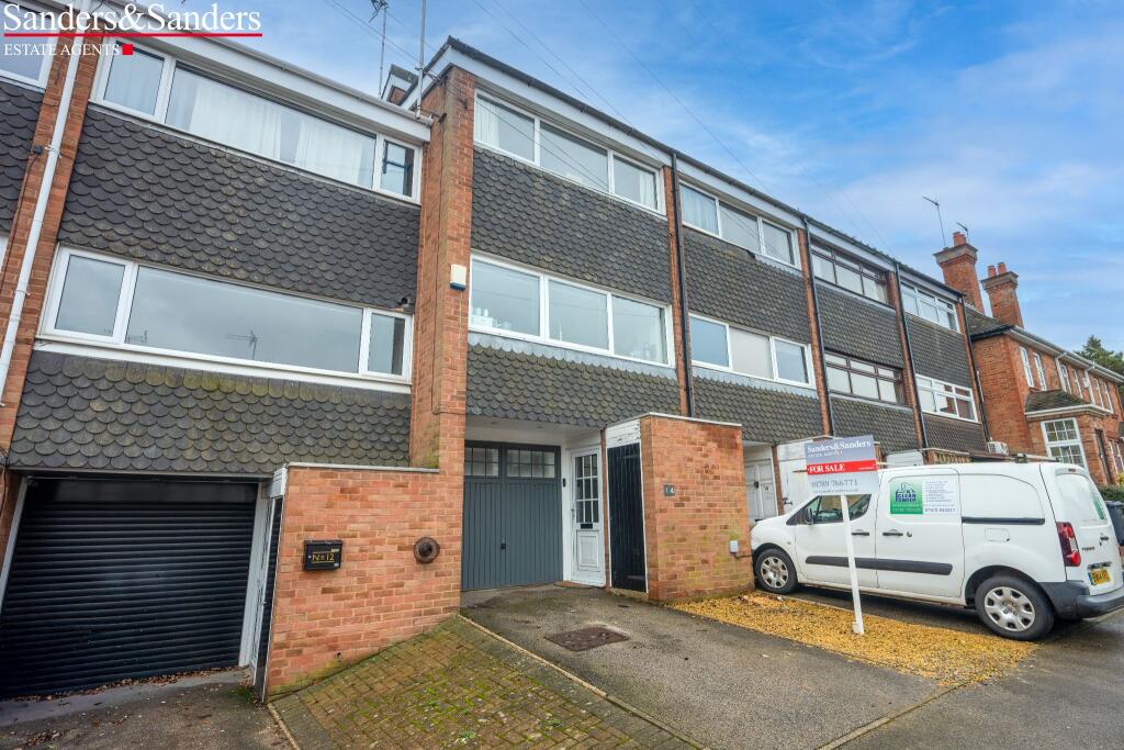 Henley Street, Alcester, B49
