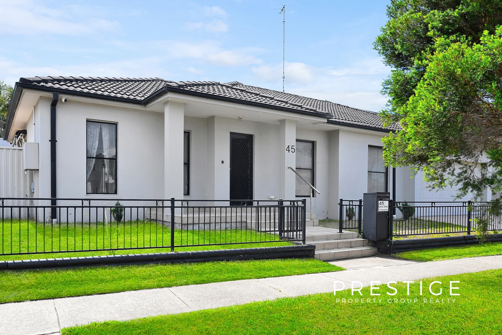 1/27 & 45 Endeavour Street, Sylvania NSW 2224