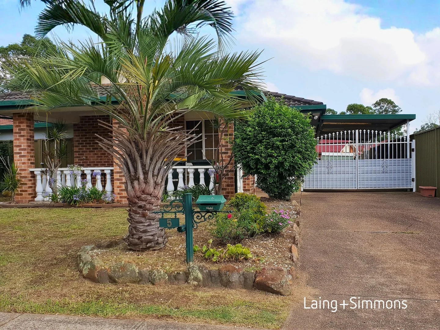 5 Heseltine Pl, Rooty Hill NSW 2766