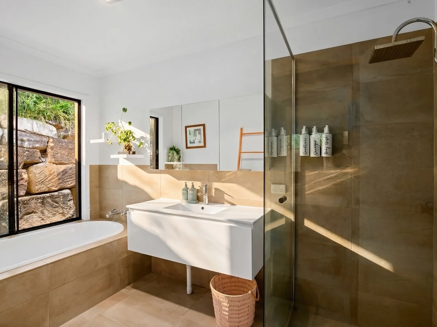 Additional image 5 of 1 Nyoka Court, Elanora QLD 4221