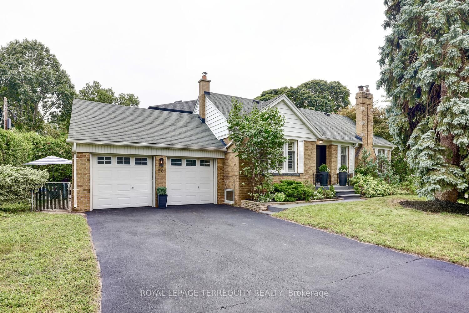 20 Elderidge Avenue, Toronto, ON, M8Y 2C5