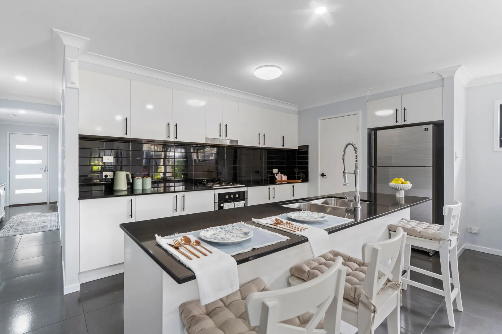 8 Gatina Crescent, Coomera QLD 4209 photo 4