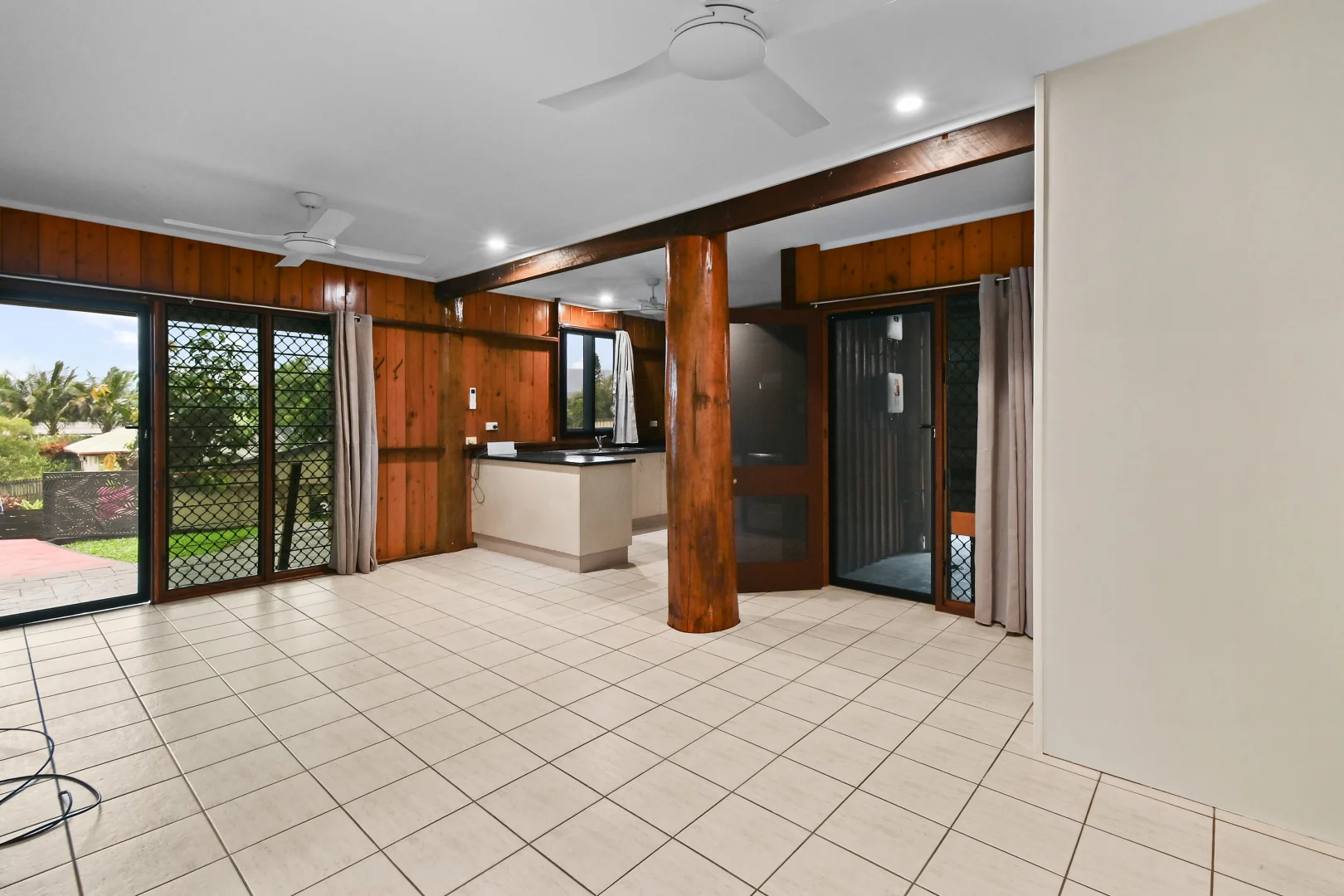 7 THORNTON COURT, White Rock QLD 4868 photo 2