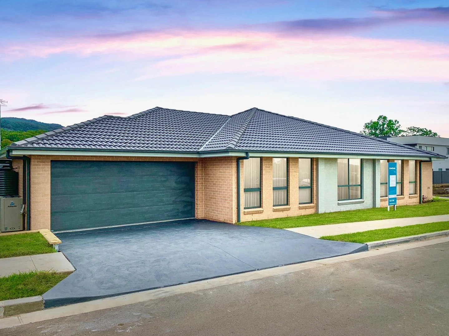 1 Saddleback Crescent, Stream Hill NSW 2526