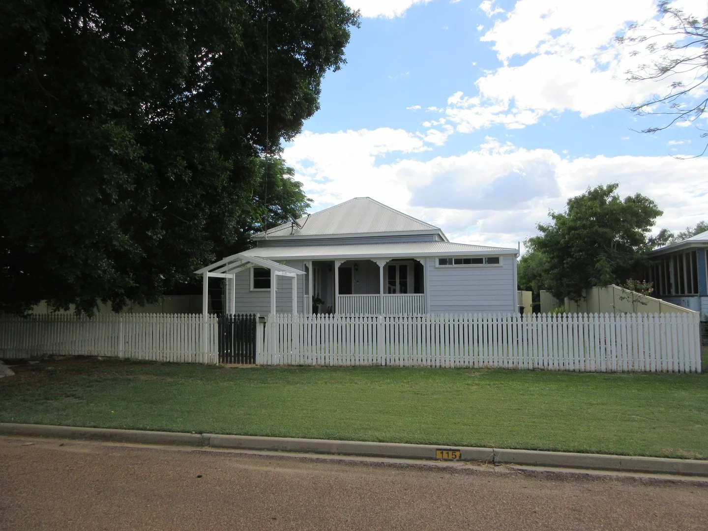 115 Crane Street, Longreach QLD 4730