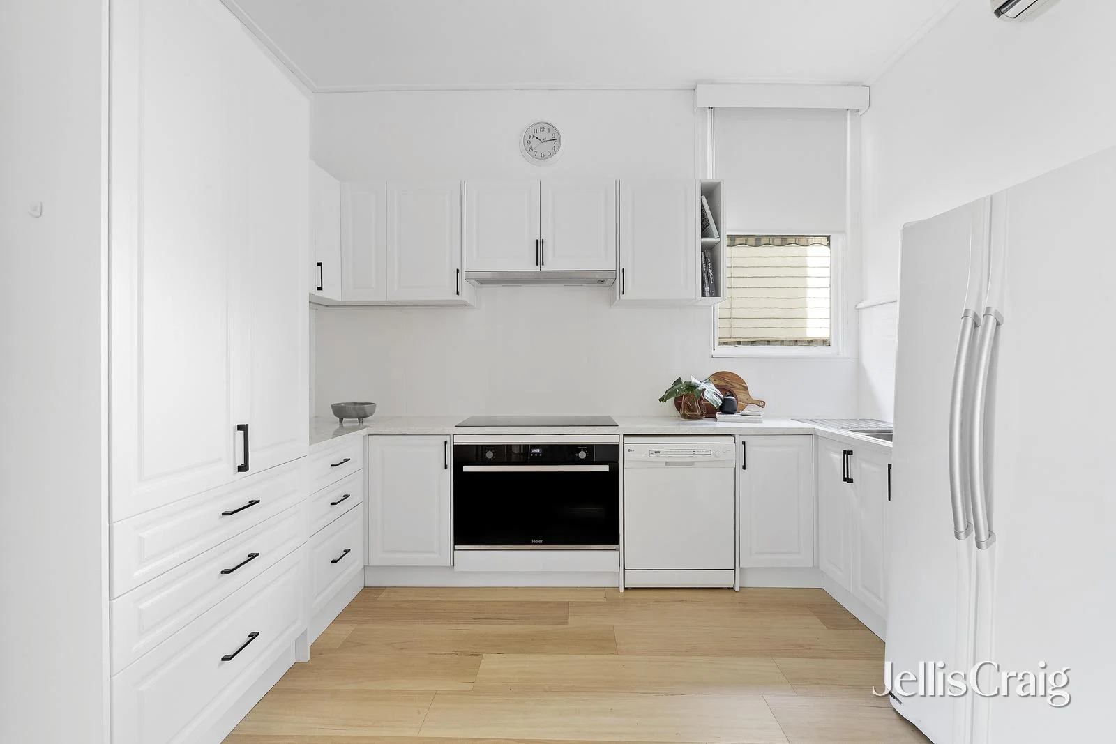 3 Holyrood Avenue, Strathmore VIC 3041 photo 5