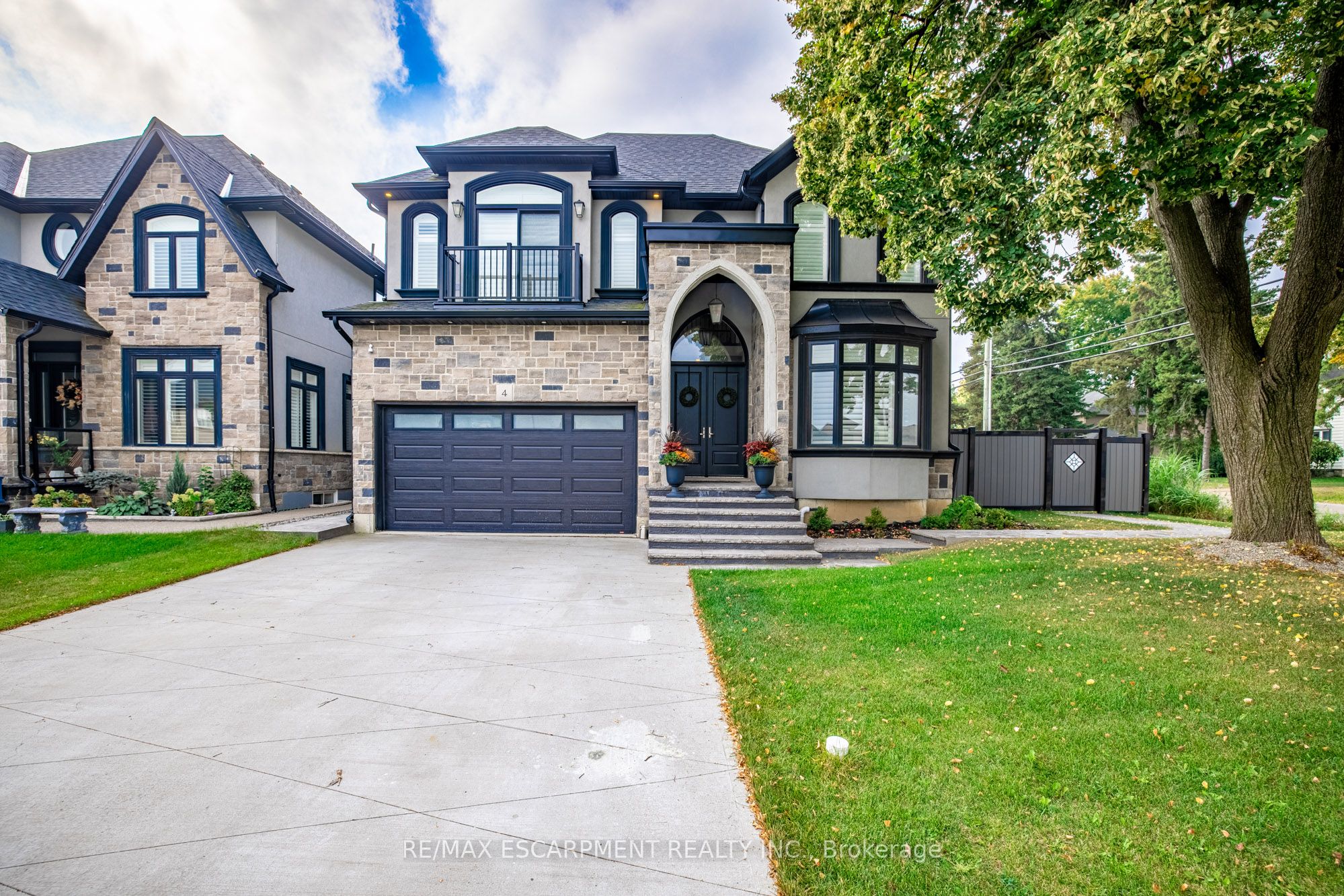 4 Lockman Drive, Hamilton, ON, L9K 0C1