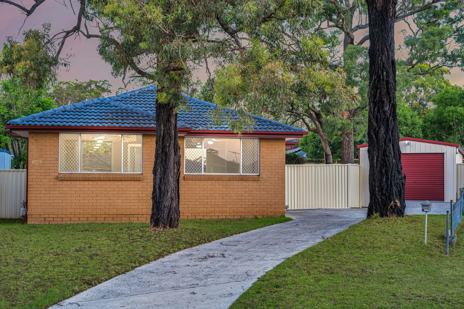 8 Geum Place, Macquarie Fields NSW 2564