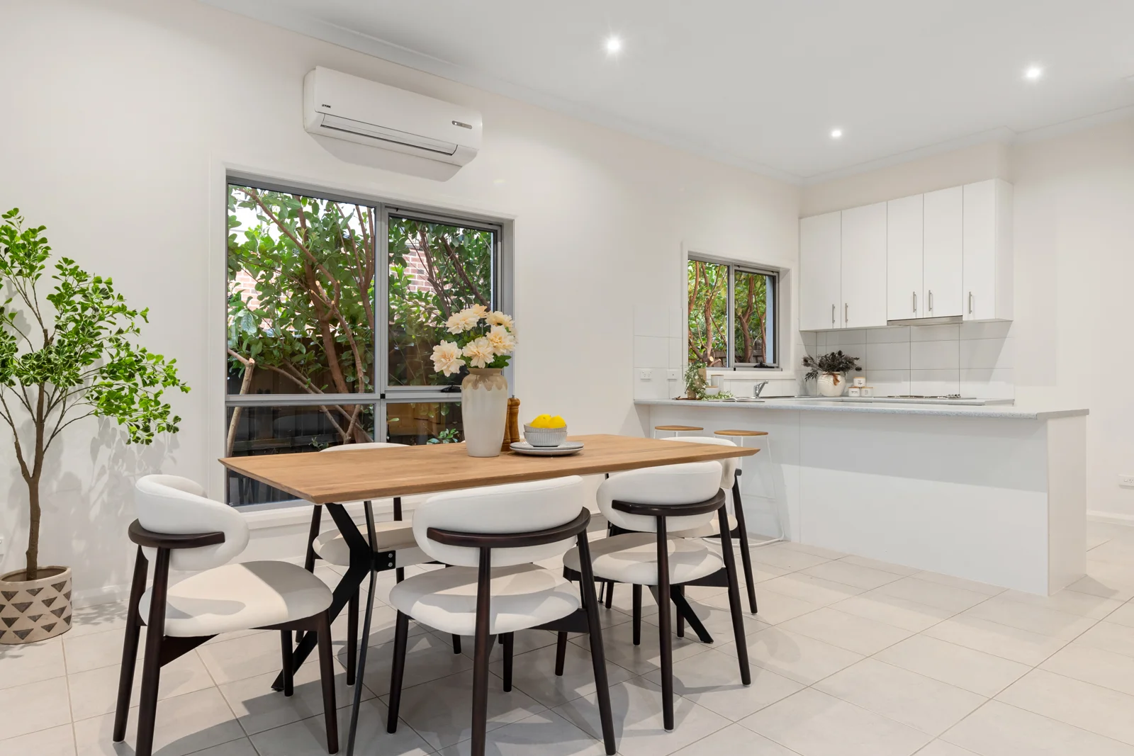 Additional image 5 of 2/39 Surrey Road, Blackburn North VIC 3130