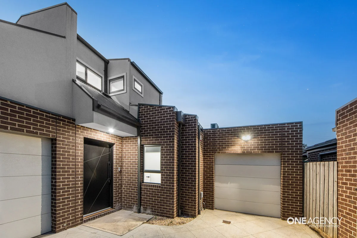 2/2 Rosscommon Place, Seabrook VIC 3028