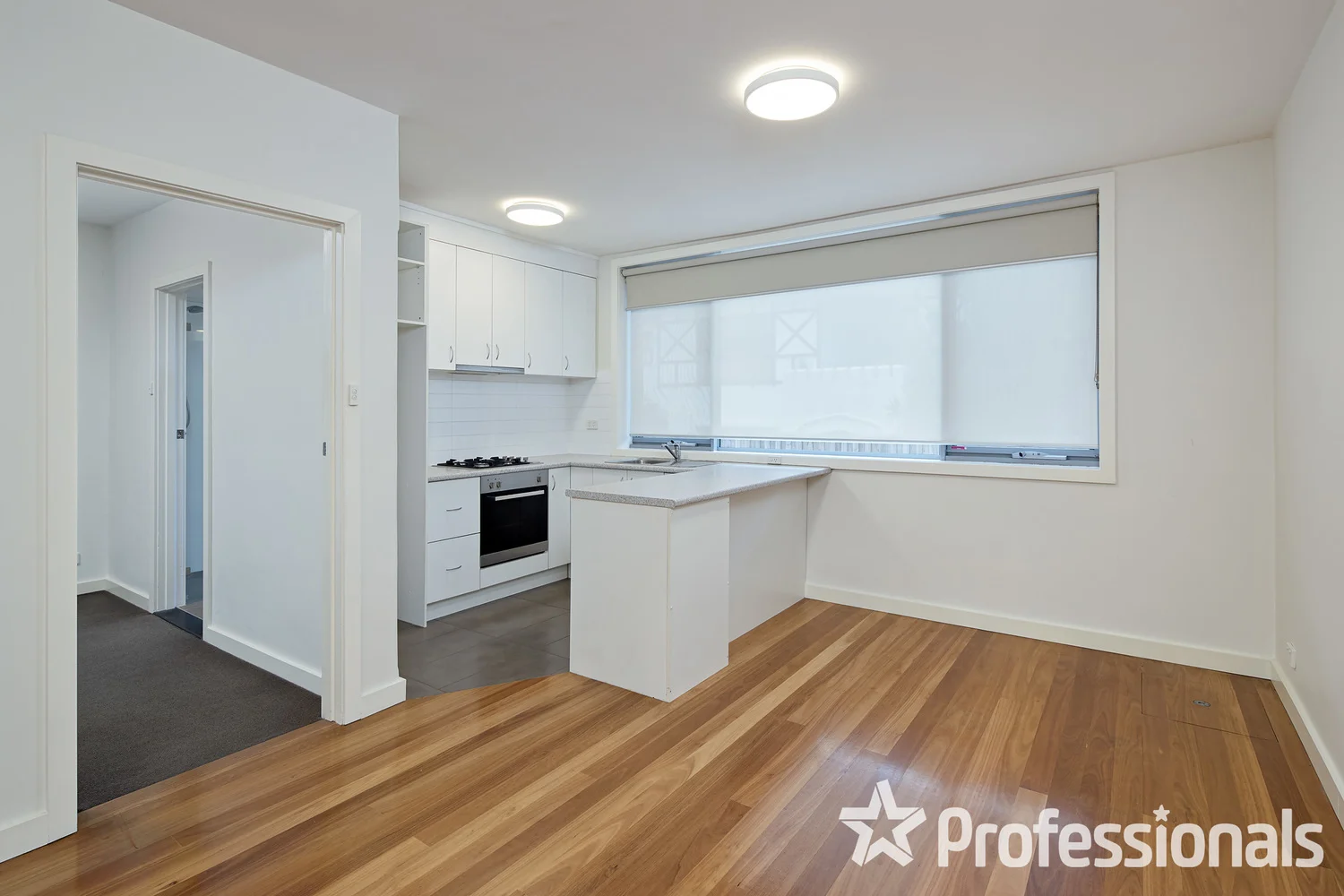 2/4 Burnett Street, St Kilda VIC 3182