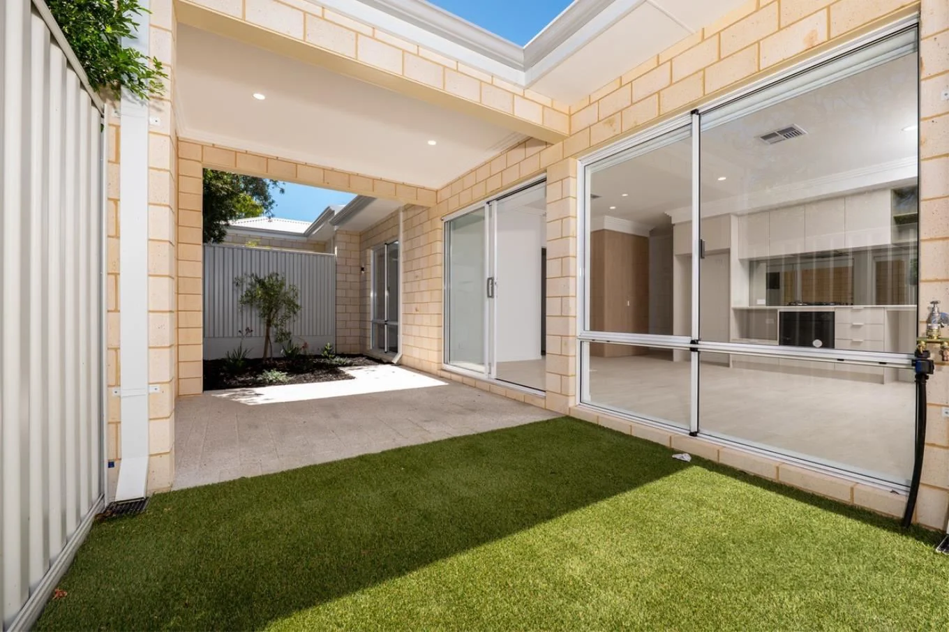 Additional image 4 of 2/6 Ashbourne Way, Hamilton Hill WA 6163