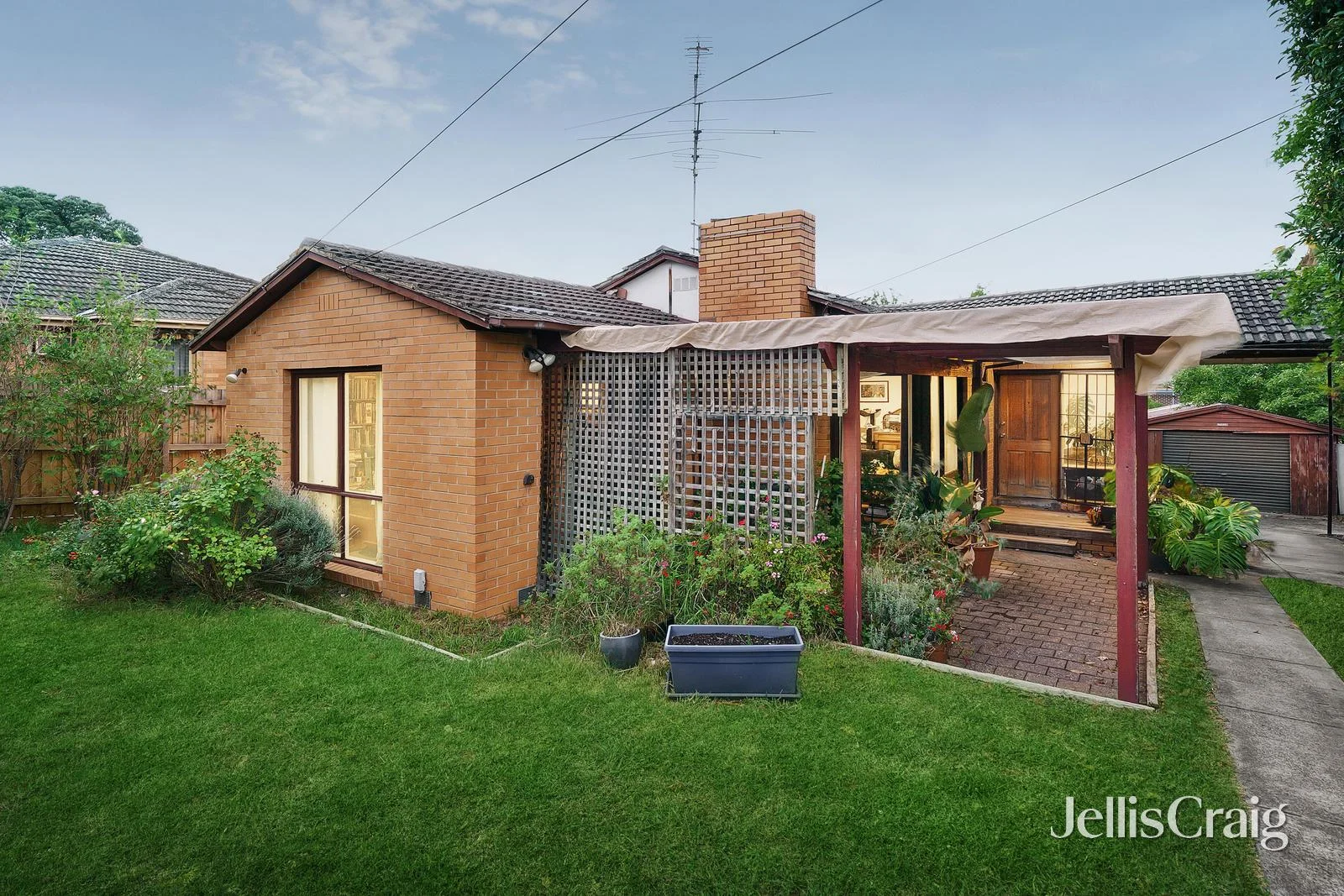 90 Somers Avenue, Macleod VIC 3085 photo 2