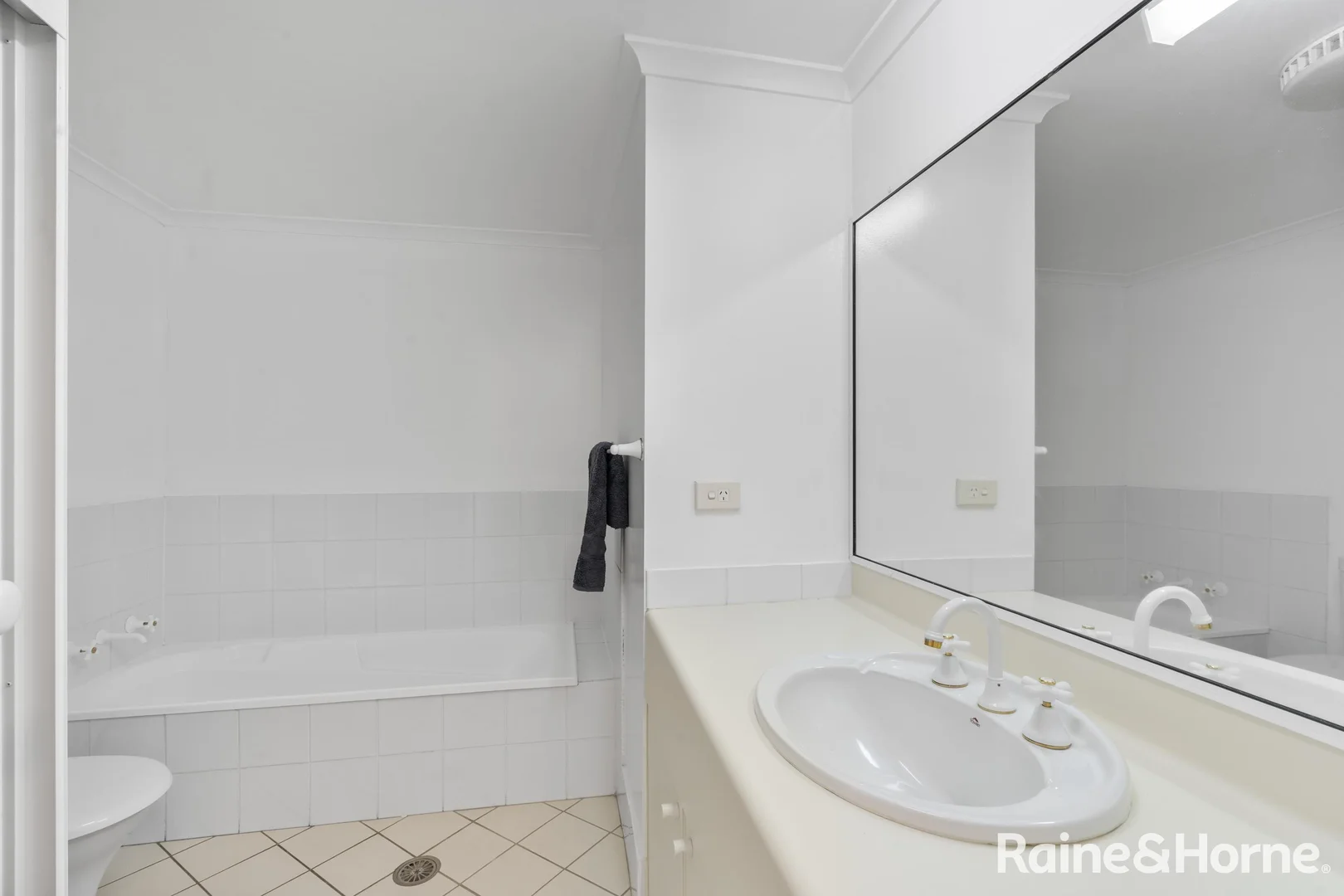 Additional image 8 of 7/13-15 Augusta Place, Mollymook Beach NSW 2539