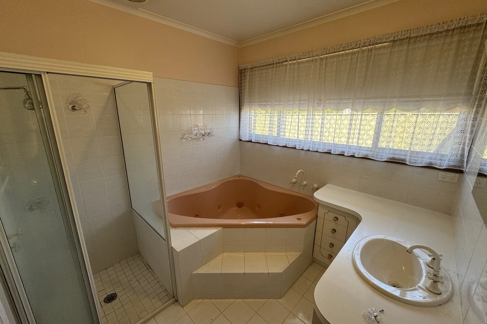 6 Brack Court, Shepparton VIC 3630 photo 4