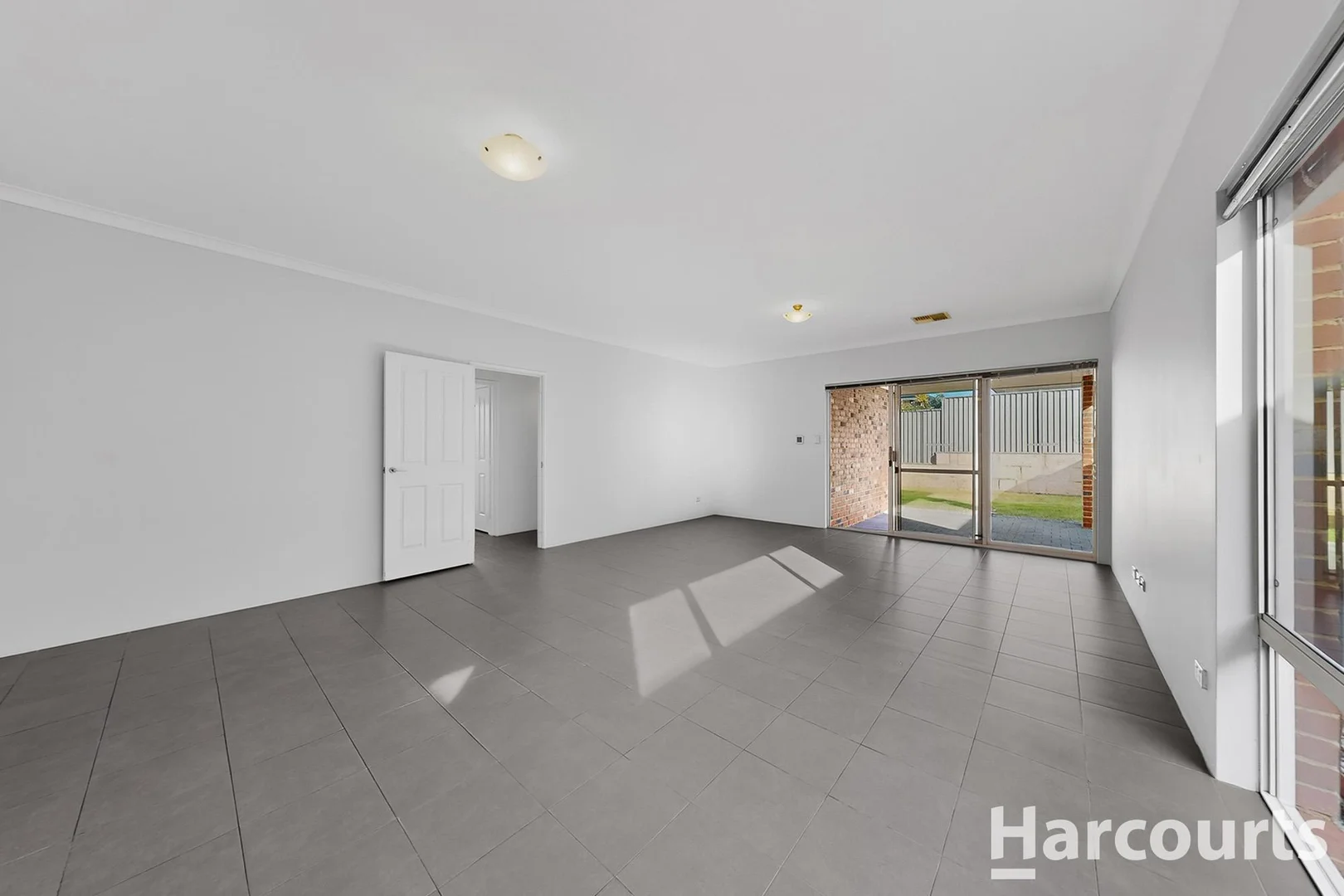 36 Perkins Drive, Clarkson WA 6030 photo 2