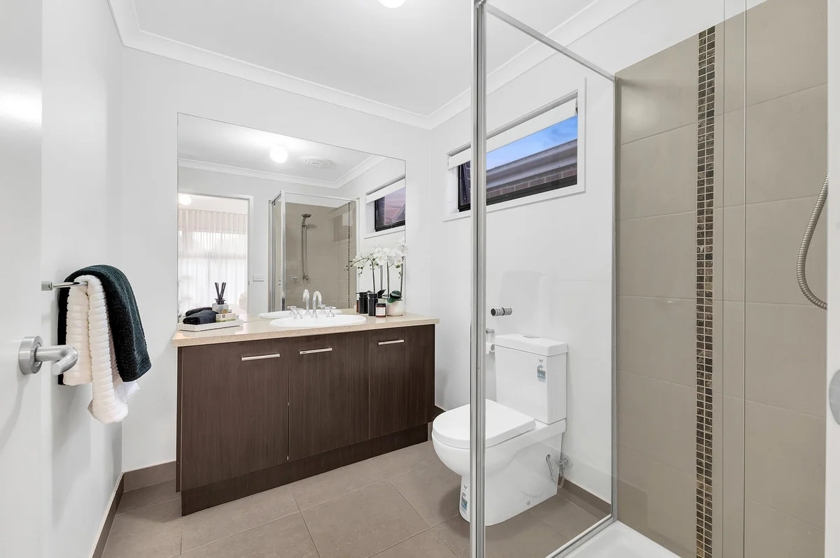 Additional image 14 of 5 Beauchamp Way, Cranbourne East VIC 3977