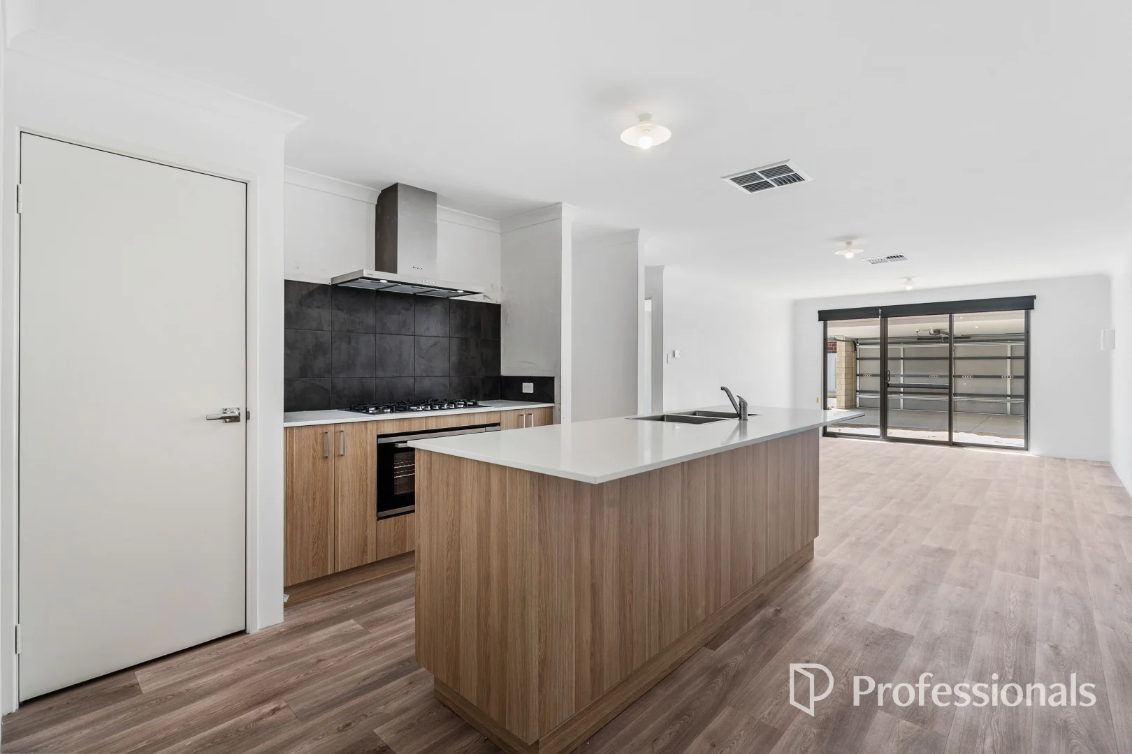 Additional image 8 of 138 Woollcott Avenue, Brabham WA 6055