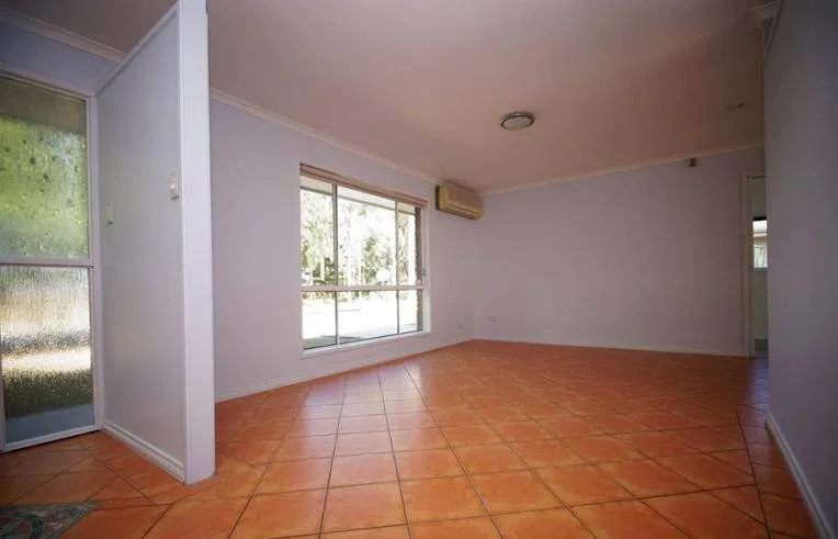 54 Pinelands Street, Loganlea QLD 4131 photo 4