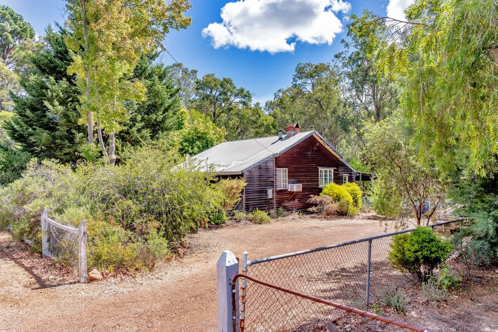56 Marginata Crescent, Dwellingup WA 6213 photo 3
