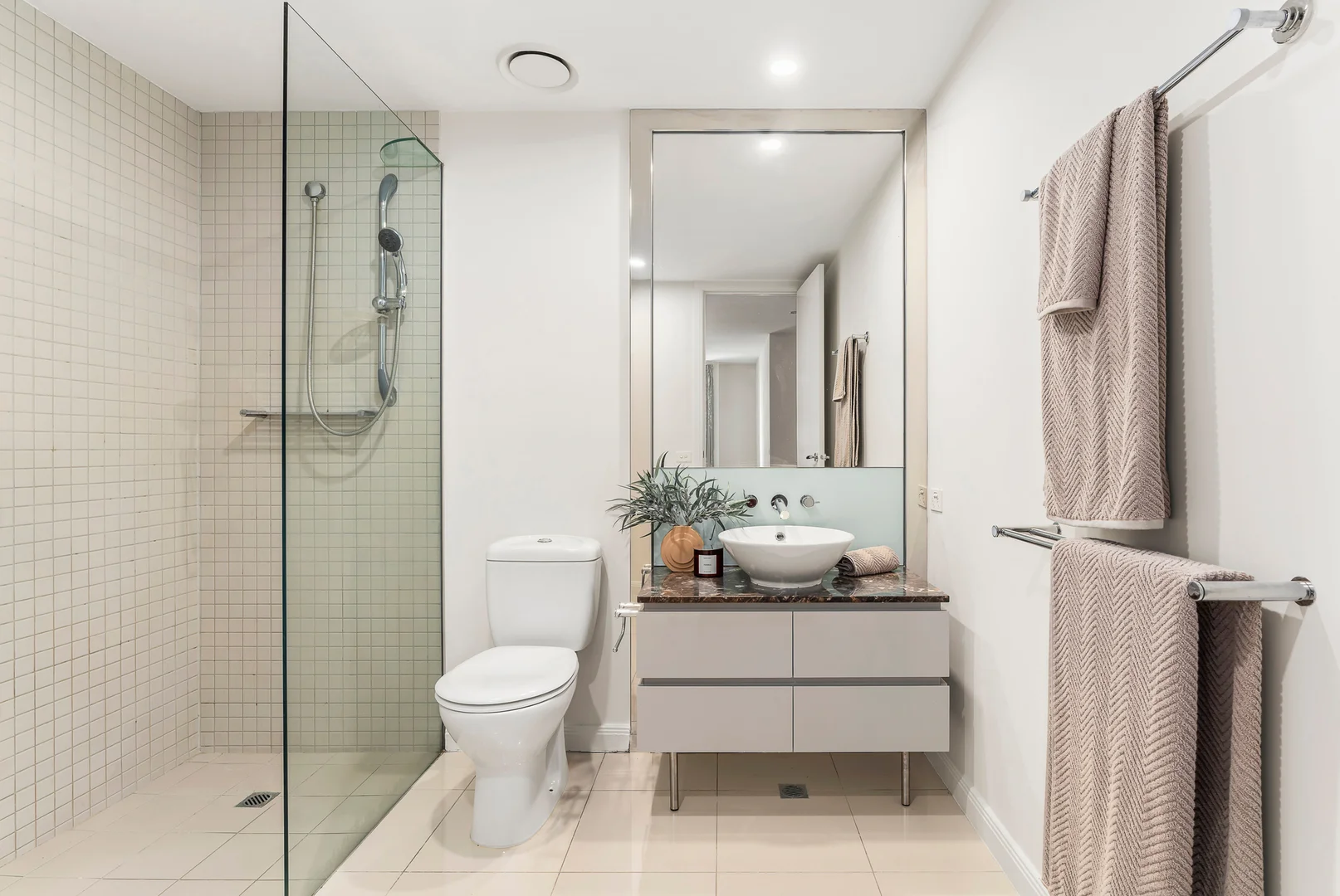 Additional image 12 of 902/480 St Kilda Road, Melbourne VIC 3004