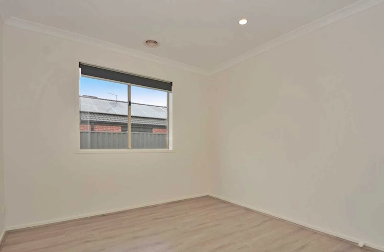 42 Kinglake Drive, Manor Lakes VIC 3024 photo 3