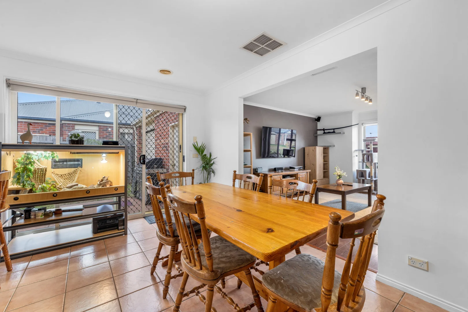 12 Breamlea Way, Cranbourne West VIC 3977 photo 5