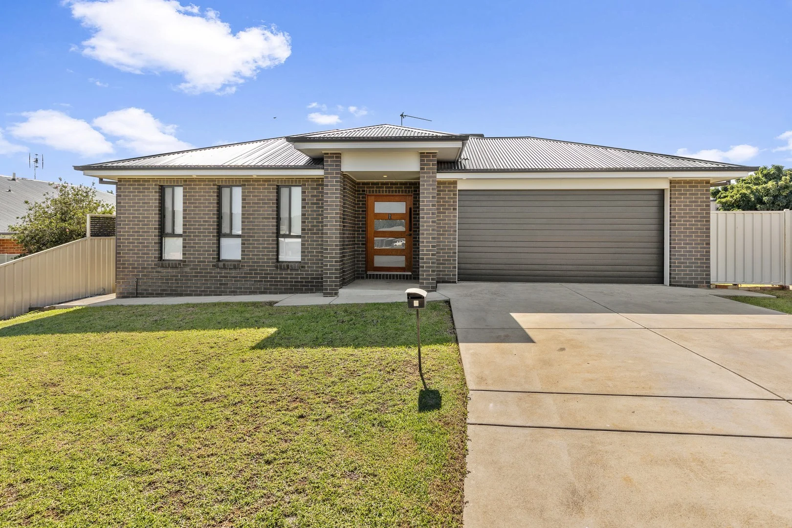 7 Hayes Crescent, Junee NSW 2663