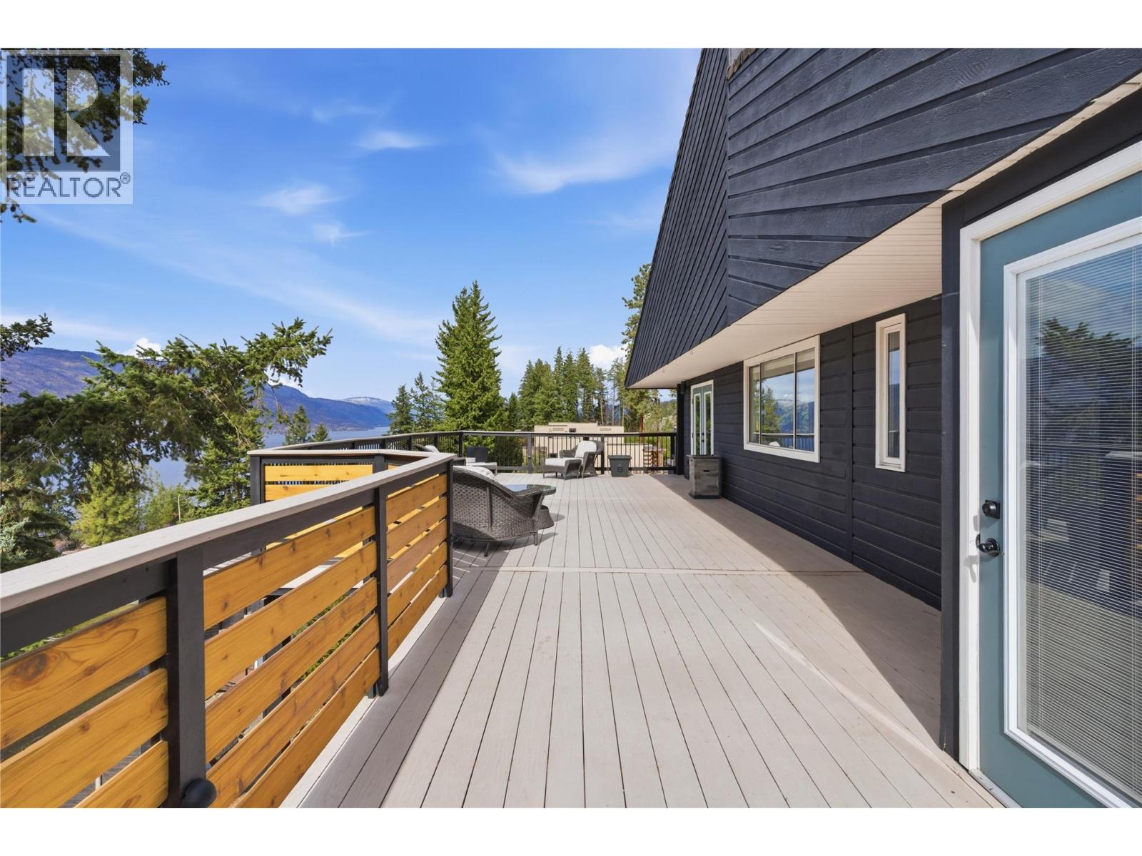 Additional image 3 of 1130 Lynn Court, Kelowna, BC, V1V1H1