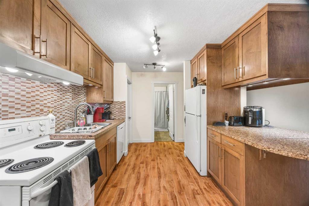 Additional image 4 of 102-3103 Blakiston Drive NW, Calgary, AB, T2L 1L7