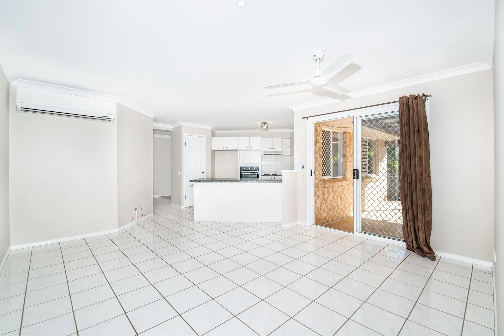 Additional image 2 of 5 Oakblue Crescent, Kallangur QLD 4503