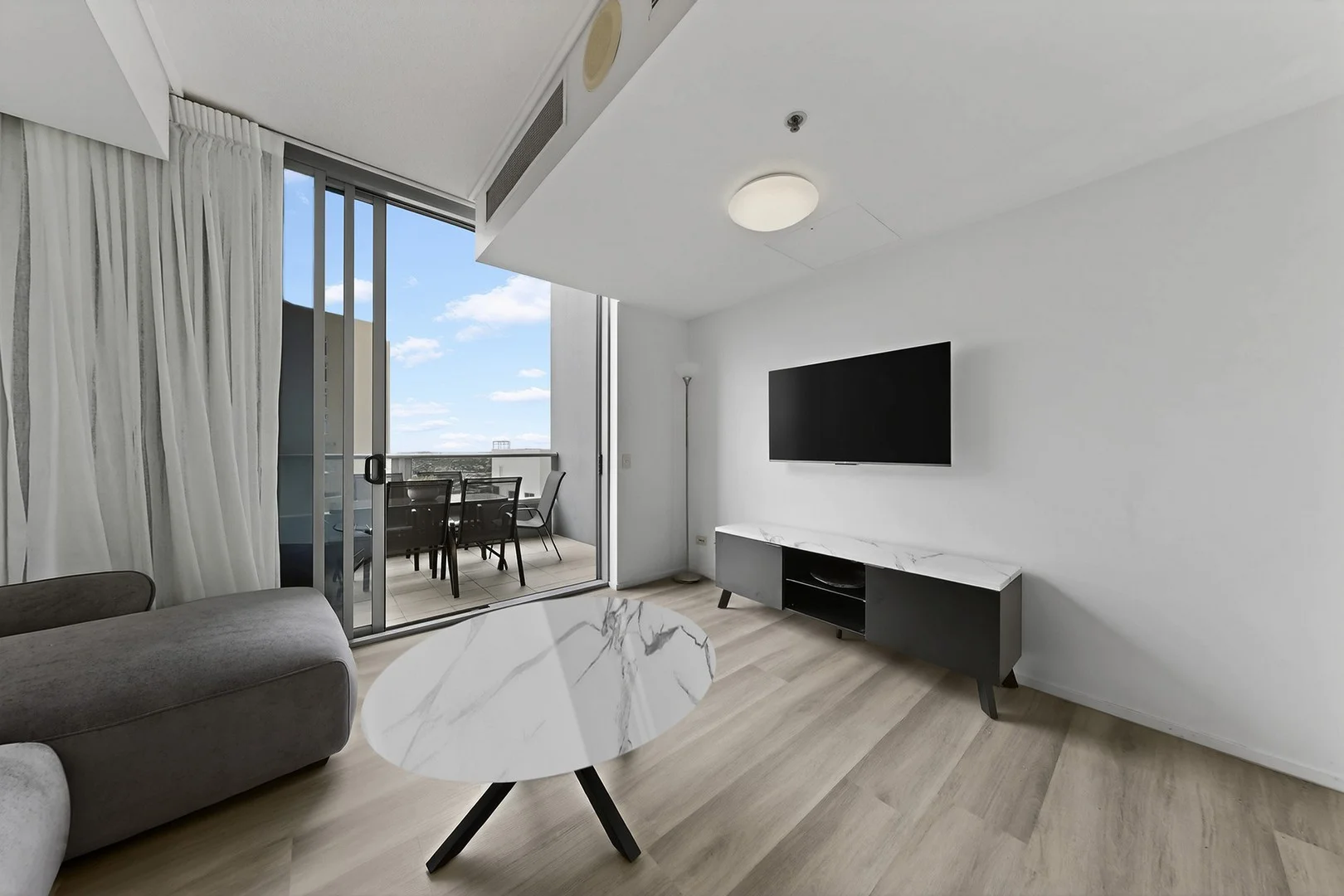 344/30 Macrossan Street, Brisbane City QLD 4000 photo 2