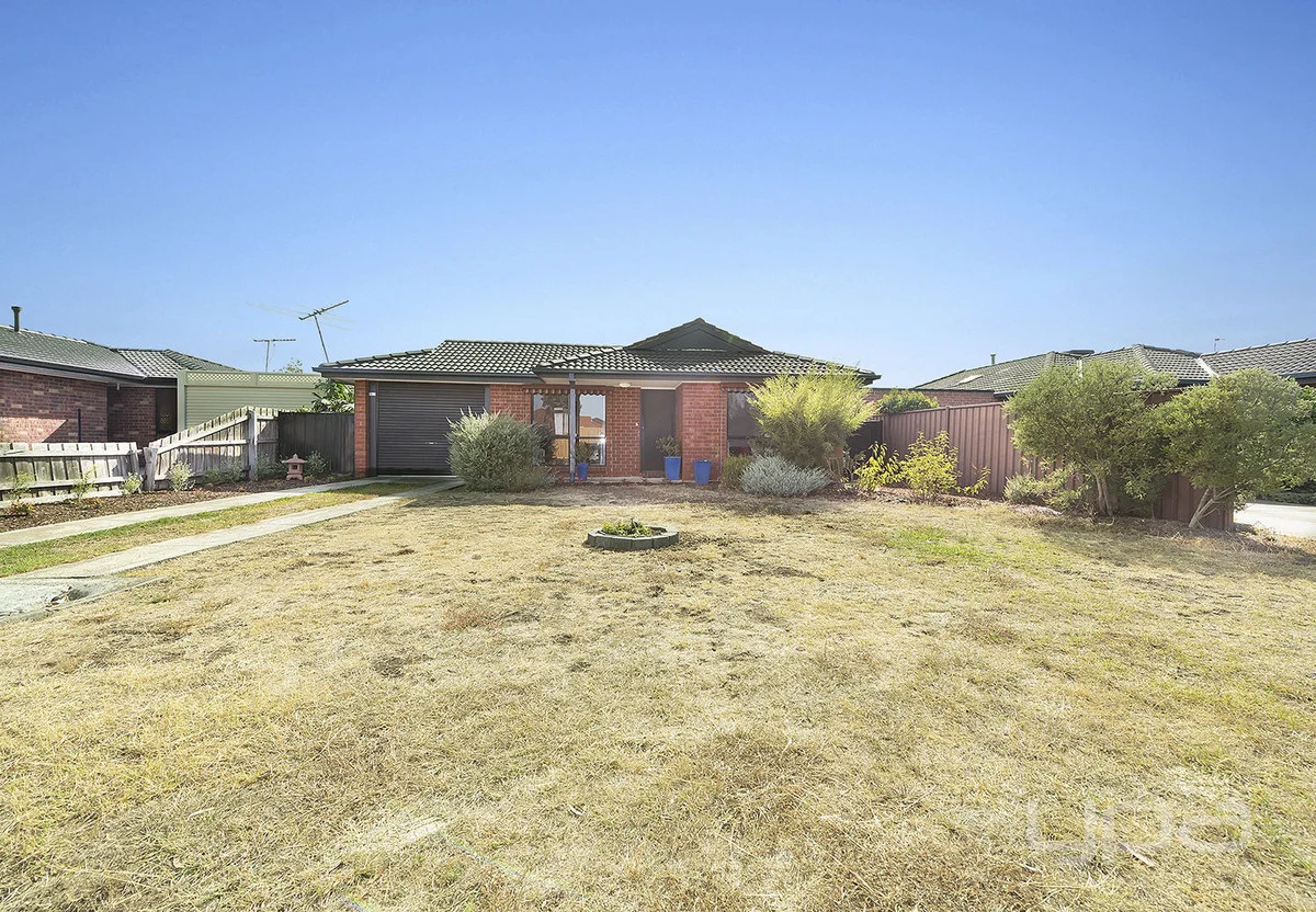 27 Poltava Walk, Delahey VIC 3037