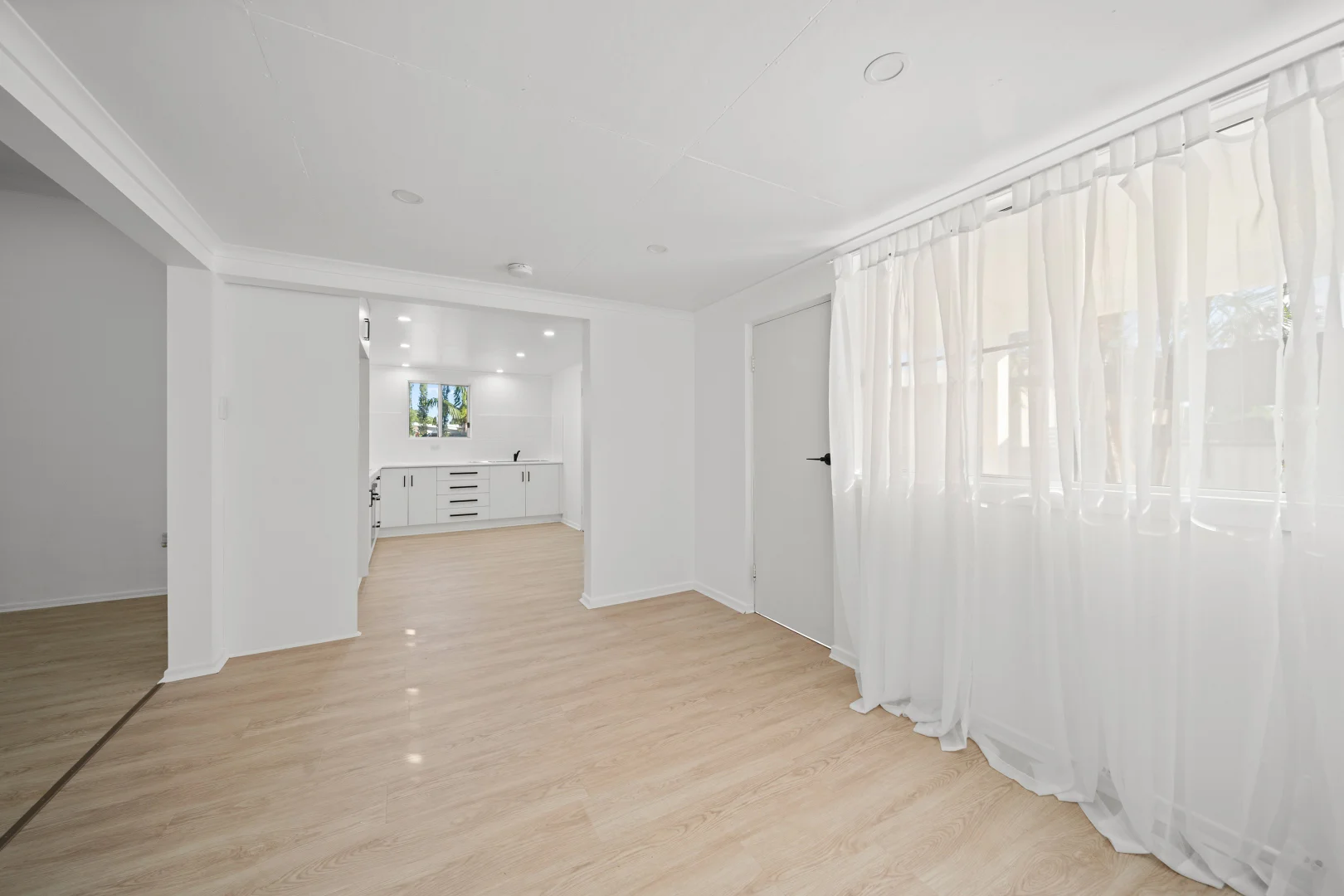 5 Round Tree Drive, Emerald QLD 4720 photo 5
