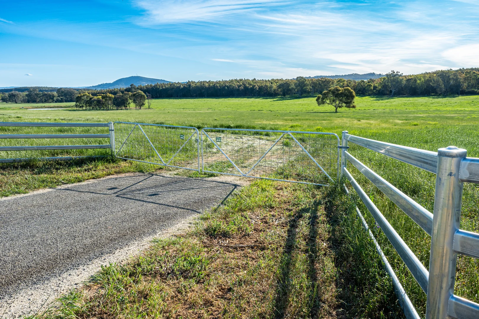 Additional image 2 of 8 Eagle Rise Road, Table Top NSW 2640