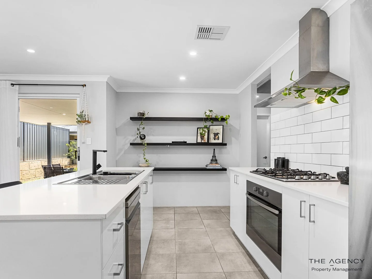 8 Paignton Avenue, Wellard WA 6170