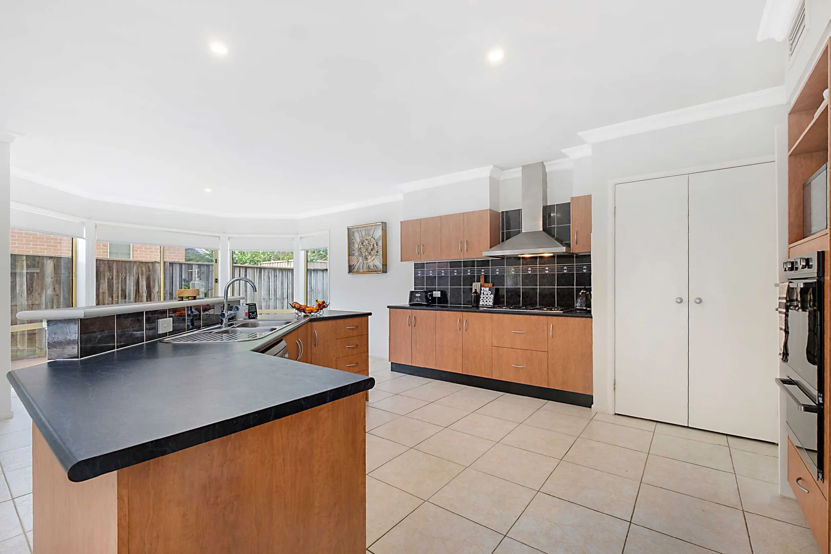 22 Ben Place, Beaumont Hills NSW 2155 photo 5
